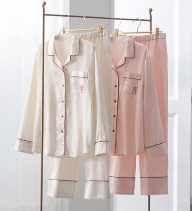 YU'NOW（ユナウ）の「【上下２点セット】裏起毛サテンパジャマ（パジャマ・ルームウェア）」