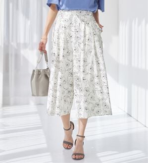 alotta（アロッタ）の「【４つの機能付】ひんやりドレープパンツ（ワイドパンツ・ガウチョ）」｜ホワイト系花柄