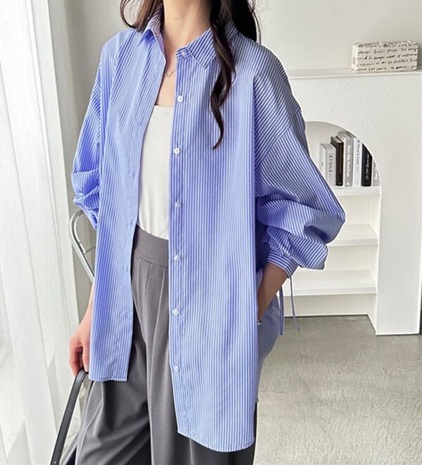 GeeRA（ジーラ）の「バックギャザー＆リボンデザインシャツ（シャツ）」｜詳細画像