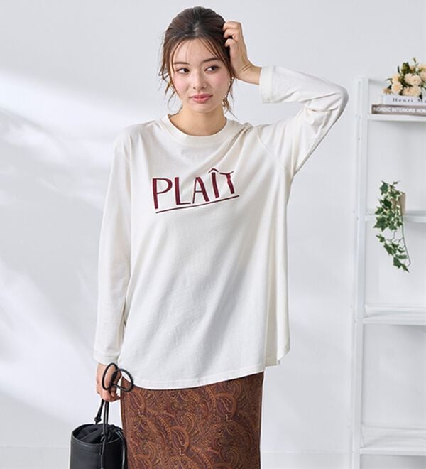 BELLUNA（ベルーナ）の「綿１００％素材フロッキーロゴ長袖Ｔシャツ（Tシャツ）」｜詳細画像