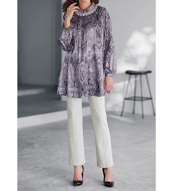 BELLUNA（ベルーナ）の「艶やかペイズリー柄ビジュー使いチュニック（チュニック）」｜詳細画像