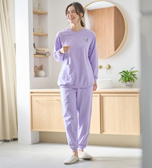 LAVIENNE（ラヴィエンヌ）の「ゆったり刺しゅうスウェットパジャマ（パジャマ・ルームウェア）」｜ラベンダー