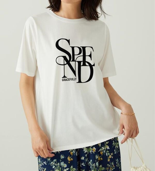 BELLUNA（ベルーナ）の「フロッキープリントロゴプルオーバー（カットソー）」｜オフ白