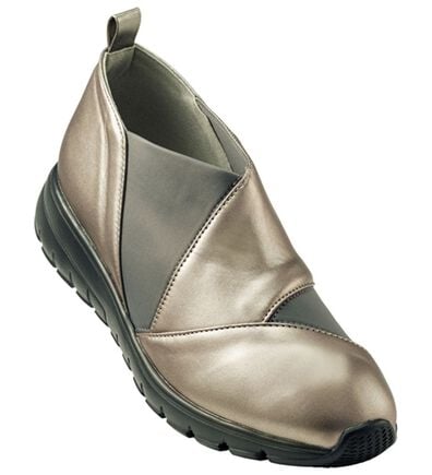 BELLUNA（ベルーナ）の「ゆったり外反母趾対応シューズ（スリッポン）」