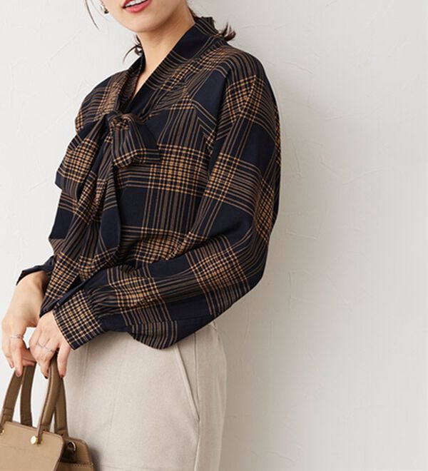 Pierrot（ピエロ）の「選べる柄２ｗａｙリボンブラウス（ブラウス）」｜詳細画像