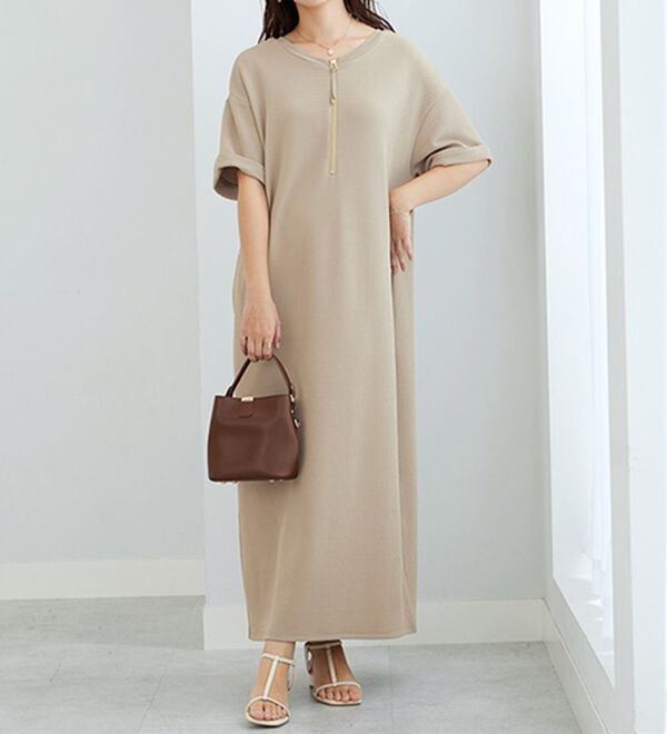 GeeRA（ジーラ）の「【ひんやり/着痩せ】ハーフジップ大人Ｔシャツワンピース（カットソーワンピース）」｜詳細画像