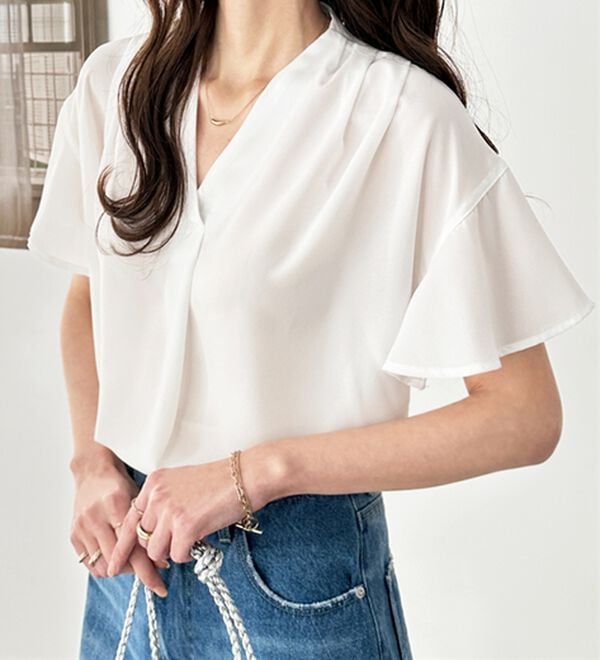 GeeRA（ジーラ）の「【再入荷】サラサラ涼しい！着やせも叶うフレアー袖ブラウス（ブラウス）」｜オフホワイト