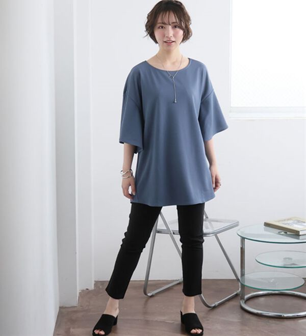 A HAPPY MARILYN（アハッピーマリリン）の「【Ｌ～６Ｌ／選べる丈】チラ見え防止！半袖フレアートップス（ブラウス）」｜詳細画像
