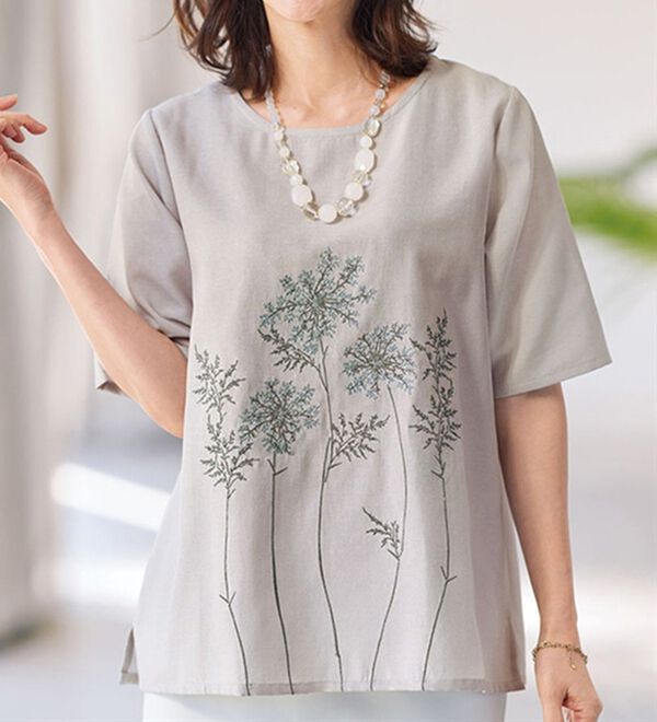 BELLUNA（ベルーナ）の「花柄パネル刺しゅうデザインブラウス（ブラウス）」｜詳細画像