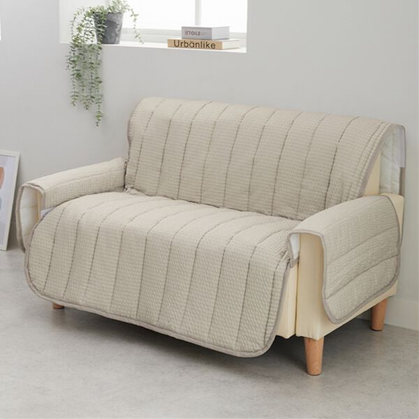 iellio（イエリオ）の「さらっと気持ちいいサッカー素材のソファカバー＜滑り止め加工・肘掛け調節可能・ソファーカバー＞（ソファーカバー）」｜グレー