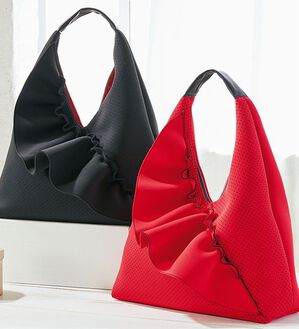 BELLUNA（ベルーナ）の「軽量大人フリル三角トート（ハンドバッグ）」｜詳細画像