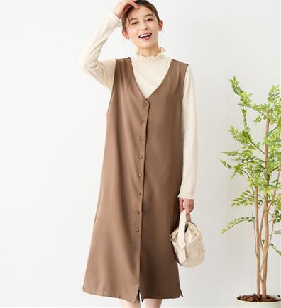 Viola e Viola（ヴィオラ エ ヴィオラ）の「前ボタンＶネックジャンパースカート（ジャンパースカート）」