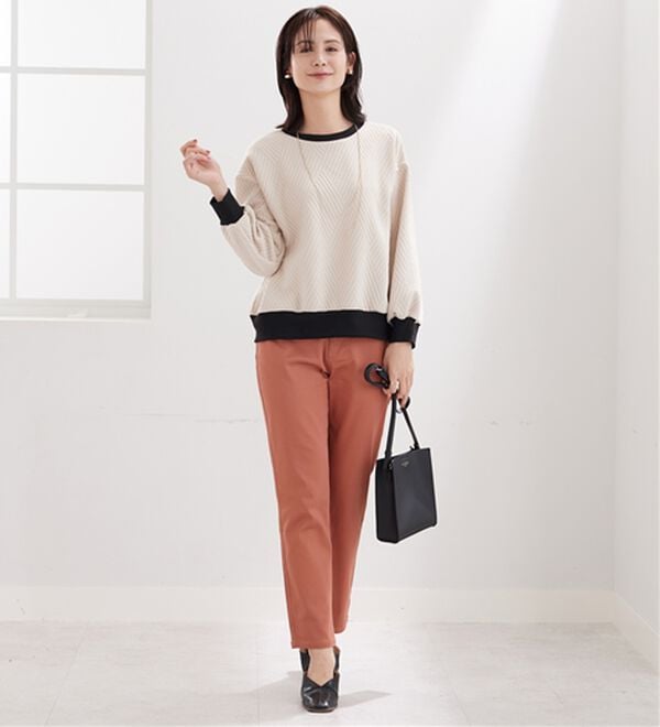 BELLUNA（ベルーナ）の「サラリ快適！蓄熱綿サテンストレッチカラーパンツ（フルレングスパンツ）」｜詳細画像