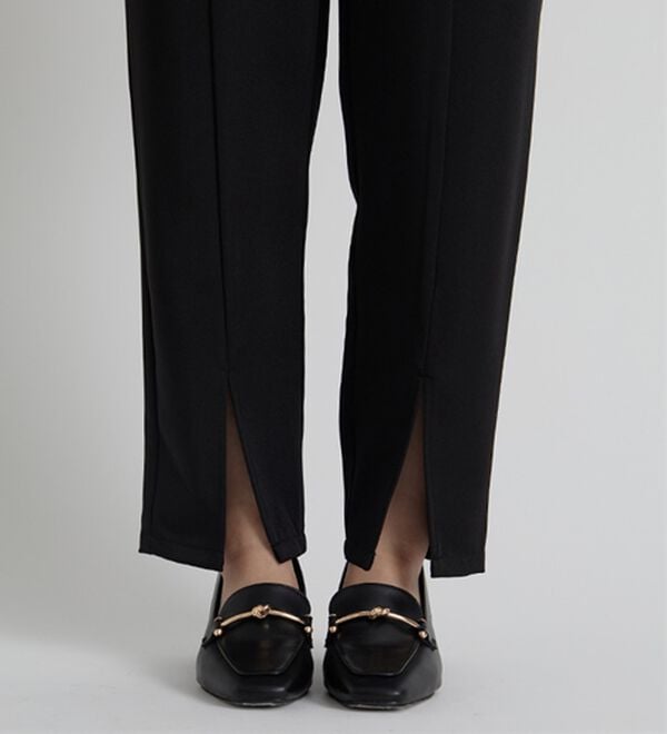 BELLUNA（ベルーナ）の「【低身長さん向け】美脚見えスリットテーパードパンツ（テーパードパンツ）」｜詳細画像