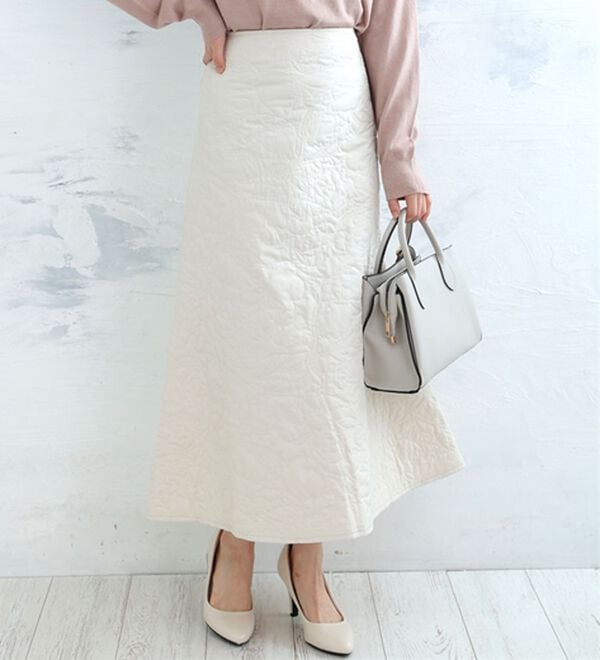 A HAPPY MARILYN（アハッピーマリリン）の「【Ｌ～６Ｌ】花柄キルトＡラインスカート（ロングスカート）」｜オフベージュ