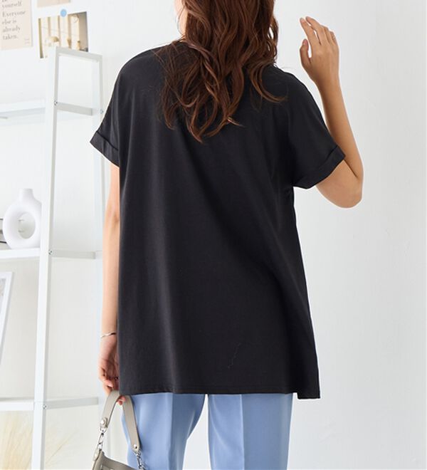 Viola e Viola（ヴィオラ エ ヴィオラ）の「【柄が選べる】大人の華やかプリントチュニックＴシャツ（チュニック）」｜詳細画像
