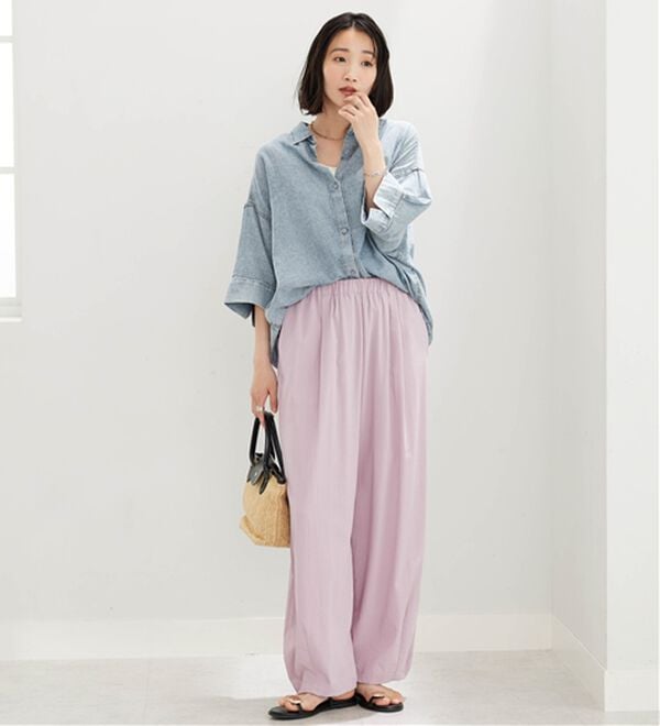 BELLUNA（ベルーナ）の「シアーデニム素材裾タックゆったりシャツ（シャツ）」｜詳細画像