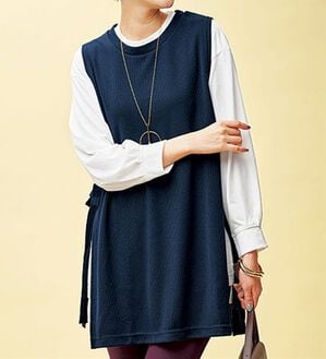 BELLUNA（ベルーナ）の「あぜ素材サイドリボン使いベストアンサンブル（アンサンブル）」｜ネイビー