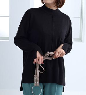 BELLUNA（ベルーナ）の「袖スリットデザインニットプルオーバー（ニット・セーター）」｜黒