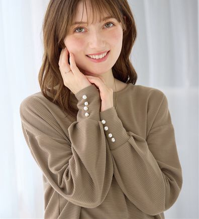 alotta（アロッタ）の「パール調ボタン柔らかカットソーゆるトップス（カットソー）」