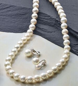 BELLUNA（ベルーナ）の「【２点セット】＜桂由美　監修＞着脱簡単シェルパール２点セット（ネックレス・ペンダント）」｜ホワイト