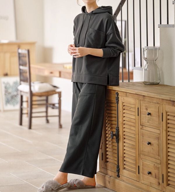 YU'NOW（ユナウ）の「裏起毛パーカー＆ワイドパンツセットアップ（パジャマ・ルームウェア）」｜詳細画像