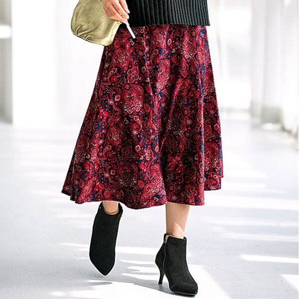 BELLUNA（ベルーナ）の「華やぎプリントフレアースカート（ロングスカート）」｜赤系ペイズリー
