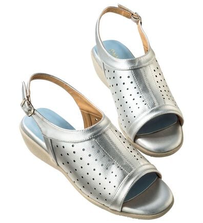 VINNO（ヴィノ）の「軽量・快適はき心地パンチングサンダル（サンダル・ミュール）」