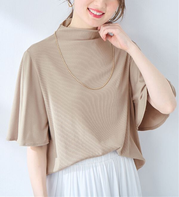 alotta（アロッタ）の「上品フレアー袖リブＴシャツ（カットソー）」｜ライトベージュ