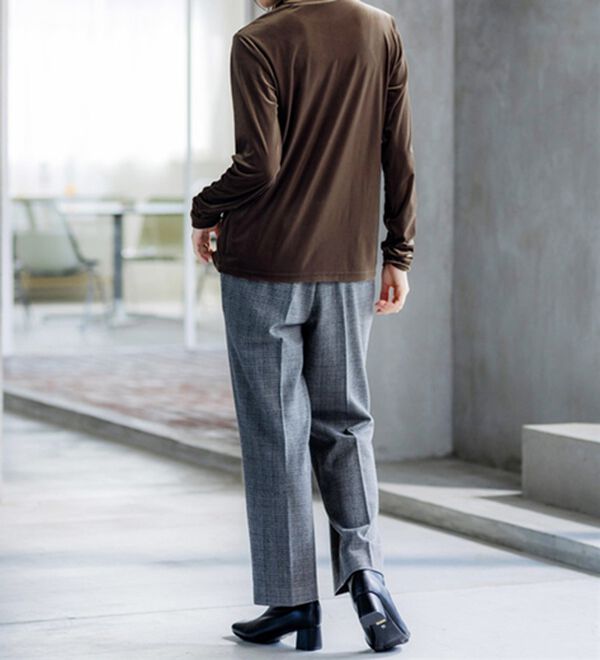 BELLUNA（ベルーナ）の「艶やかシアーベロア袖シャーリングプルオーバー（カットソー）」｜詳細画像