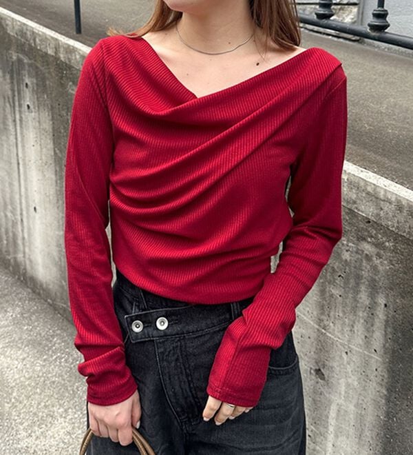 RANAN（ラナン）の「【春色追加】上品ドレープリブロングＴシャツ（カットソー）」｜レッド