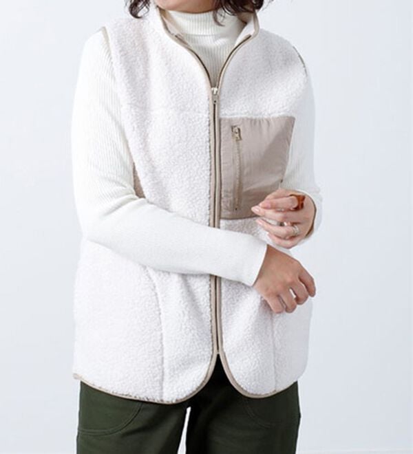 BELLUNA（ベルーナ）の「＜ｓｏｒａｆｕｋｕ＞配色使いボアベスト（ベスト）」｜アイボリー系