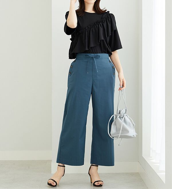 BELLUNA（ベルーナ）の「サラリ綿混ボタン使いワイドパンツ（ワイドパンツ・ガウチョ）」｜詳細画像