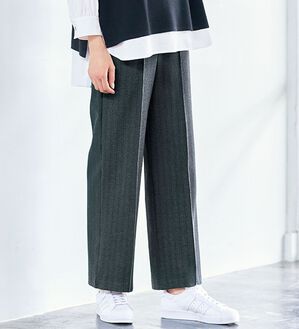 VINNO（ヴィノ）の「＜日本製＞尾州生地・ふんわりタッチワイドパンツ（ワイドパンツ・ガウチョ）」｜詳細画像