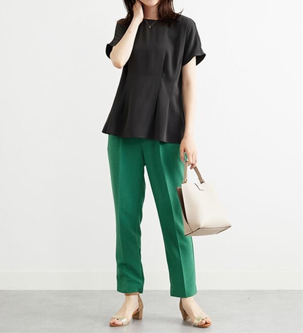 BELLUNA（ベルーナ）の「〈オフィス対応〉タックデザインブラウス（ブラウス）」｜詳細画像