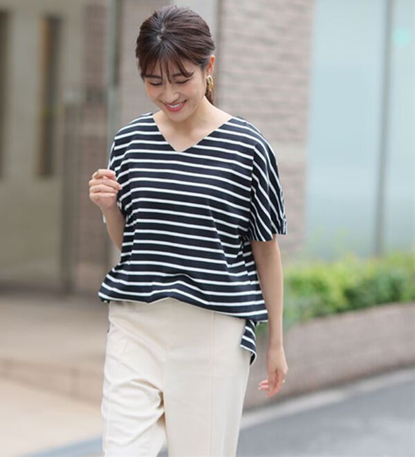 A HAPPY MARILYN（アハッピーマリリン）の「【麗シルエット】綿１００％ うしろ姿スッキリ 前後Ｖネック Ｔシャツ（Tシャツ）」｜詳細画像