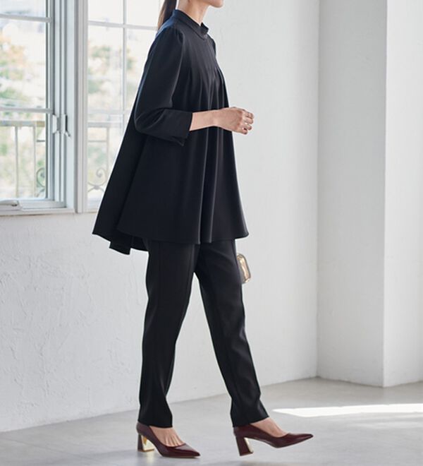 セットアップ＞バックパール調デザインフレアートップスパンツ