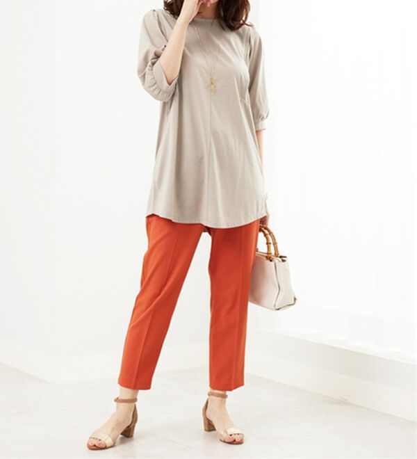 BELLUNA（ベルーナ）の「汗ジミ対策！ギャザー使いチュニック（チュニック）」｜詳細画像