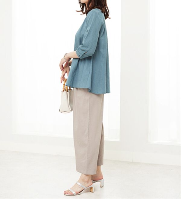 BELLUNA（ベルーナ）の「【店舗・ネット限定】シャドーストライプ素材タック使いブラウス（ブラウス）」｜詳細画像