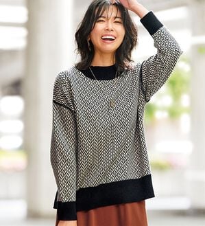 BELLUNA（ベルーナ）の「幾何柄ジャカードニットプルオーバー（ニット・セーター）」｜黒系