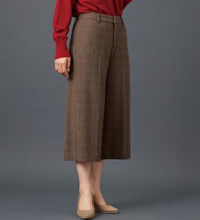 BELLUNA（ベルーナ）の「サマ見え（スーパーウォーム）ウール調センタープレスクロップドパンツ（クロップドパンツ）」