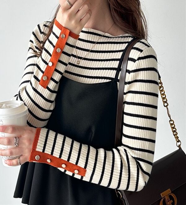 GeeRA（ジーラ）の「袖口ボタン配色ボートネックリブニット（ニット・セーター）」｜詳細画像