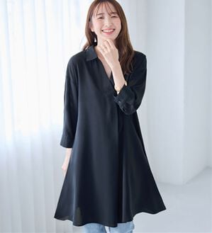 alotta（アロッタ）の「８分袖衿付きスキッパーとろみブラウスチュニックワンピース（チュニックワンピース）」｜ネイビー