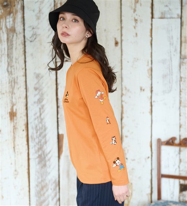 BELLUNA（ベルーナ）の「＜Ｄｉｓｎｅｙ＞【ミッキー＆フレンズ】袖プリント長袖Tシャツ（Tシャツ）」｜詳細画像