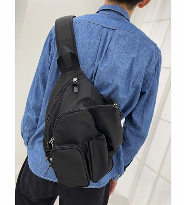 BELLUNA（ベルーナ）の「気がきく小回り優秀ボディバッグ（リュック）」｜詳細画像