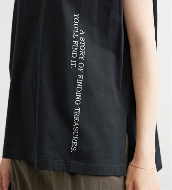 BELLUNA（ベルーナ）の「ラメプリント縦ロゴゆったりプルオーバー（カットソー）」｜詳細画像