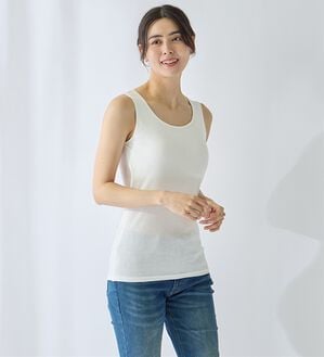 LAVIENNE（ラヴィエンヌ）の「【ムレ嫌いさん必見！】綿１００％涼しいカップ付タンクトップ＜さらりラボ＞（肌着・インナーウェア）」｜オフホワイト