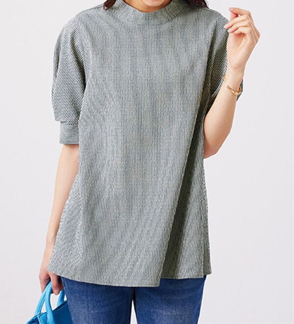 BELLUNA（ベルーナ）の「サッカー素材後ろボタンデザインブラウス（ブラウス）」｜詳細画像