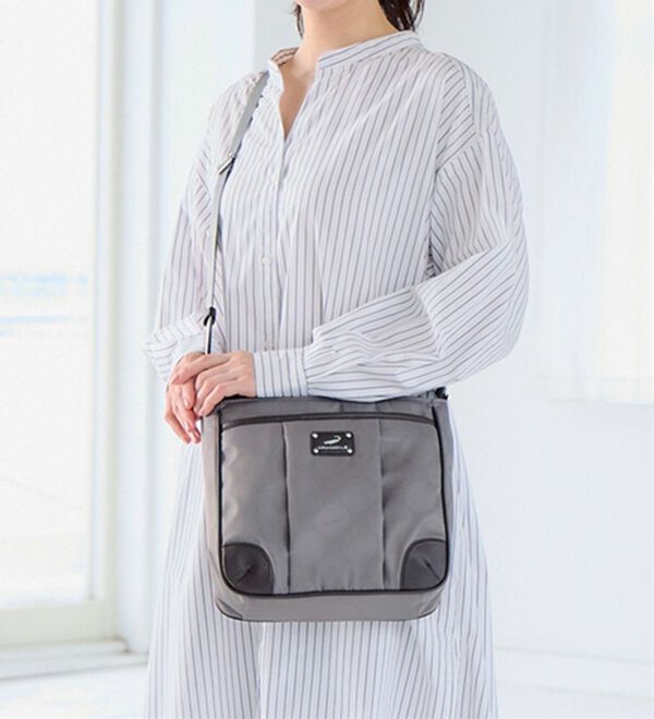 BELLUNA（ベルーナ）の「＜クロコダイル＞ドット柄ショルダー（ショルダーバッグ）」｜詳細画像