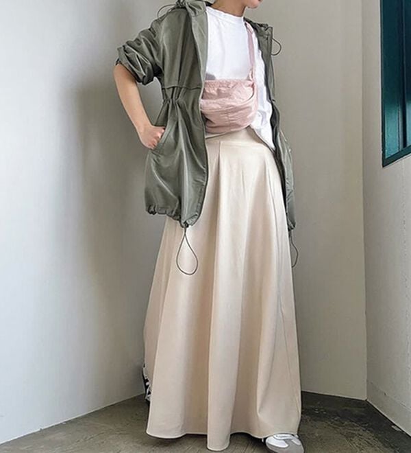 BELLUNA（ベルーナ）の「はっ水加工軽量パーカー（ポーチ付）（パーカー）」｜詳細画像